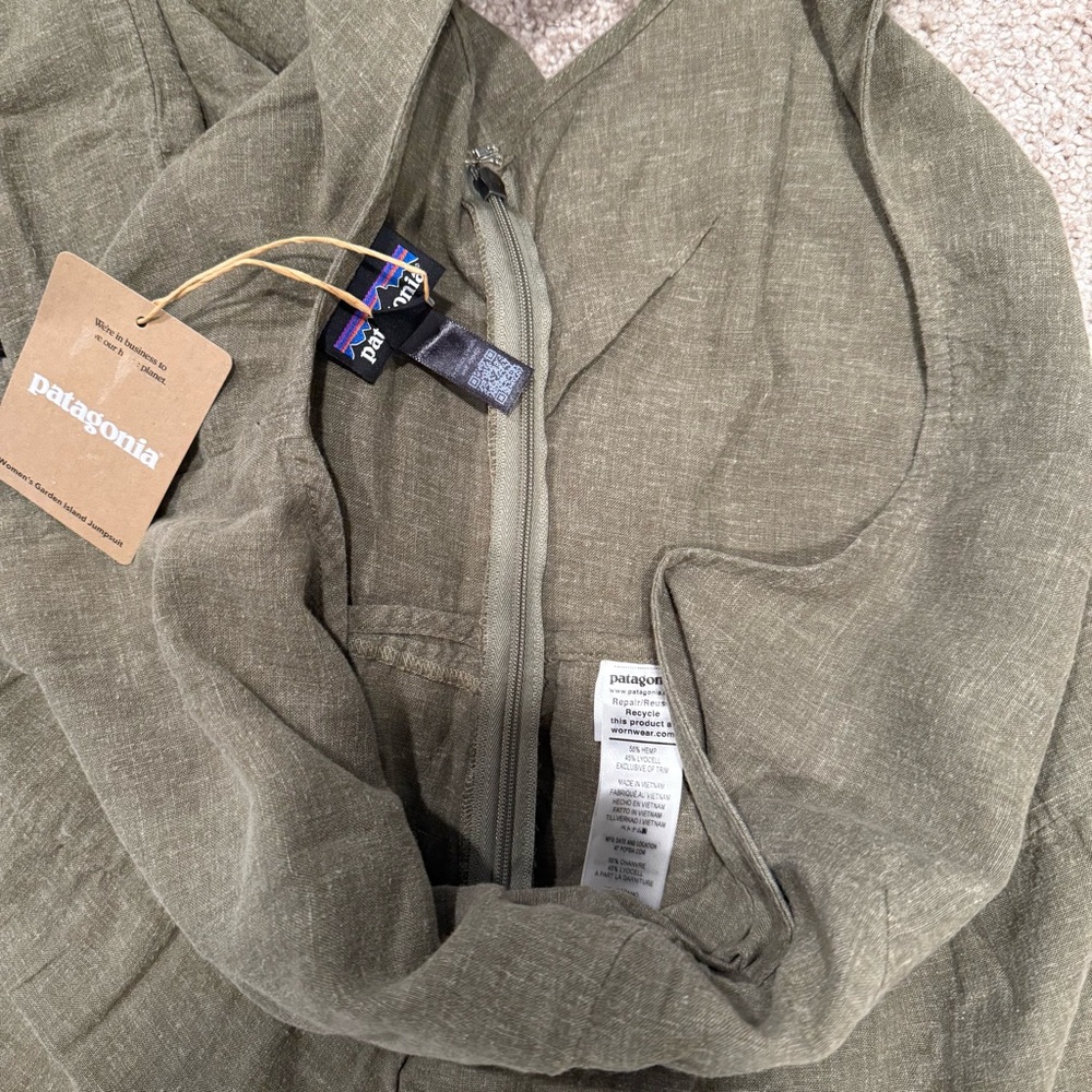 Women’s Patagonia Garden Island Jumpsuit River Rock Green - Picture 4 of 6